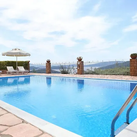 Willa Irida, Morfeas, Ariadni Nydri (Lefkada)